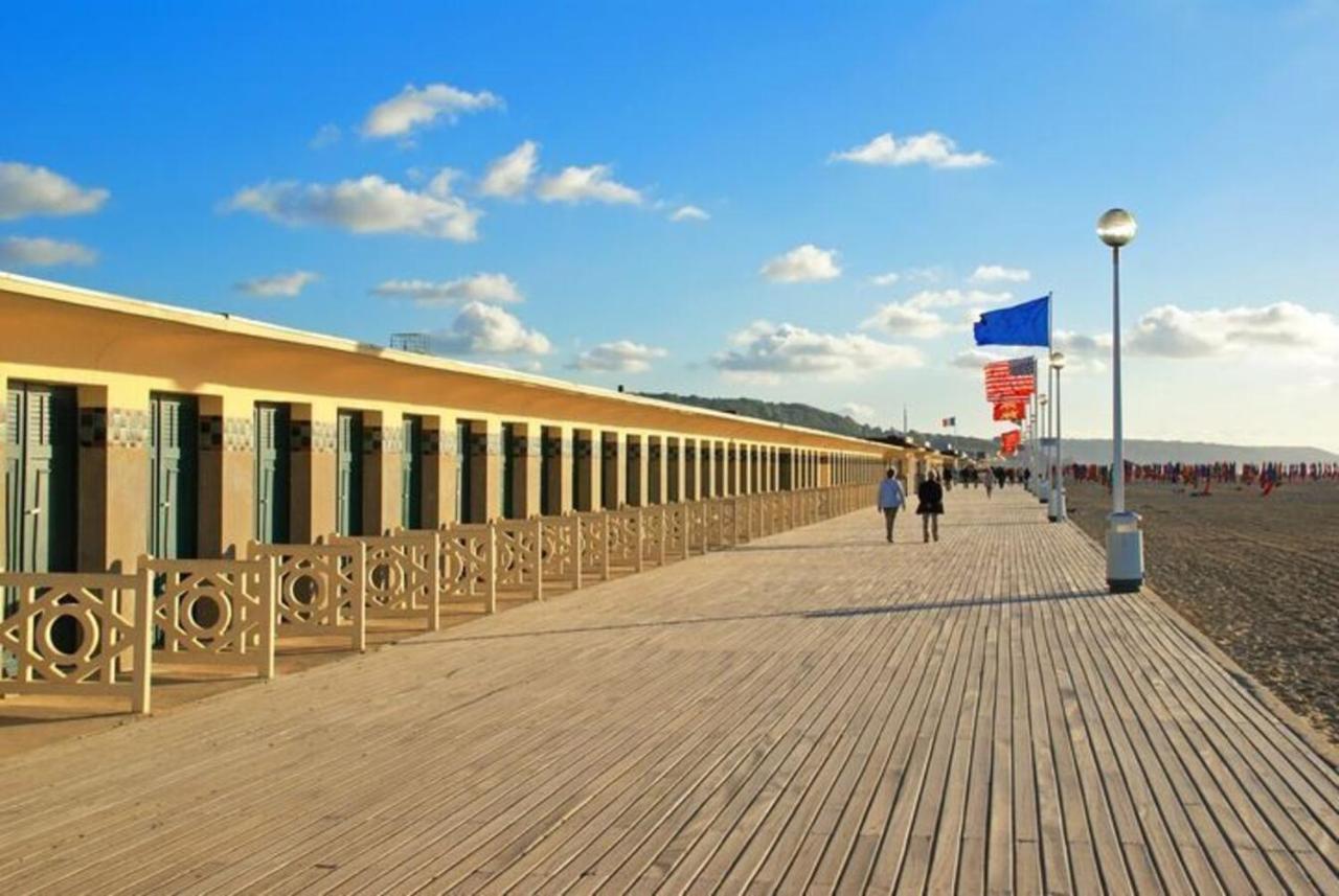 Echappee Chic - Balcon - 150 M Casino Deauville & Plage Екстериор снимка
